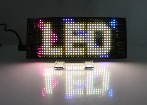 Indicateurs d'animation LED en mode personnalisé pour camion de voiture 5VDC USB/2A Écran d'affichage de texte en défilement 120x595mm